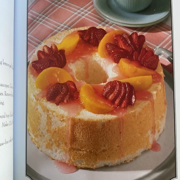 Duncan Hines Classic Recipes Cookbook - Picture 8 of 16